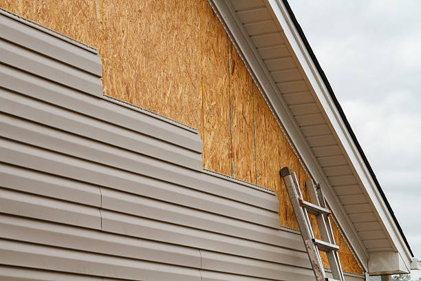 Professional Siding Contractor technician working in West Berlin, NJ